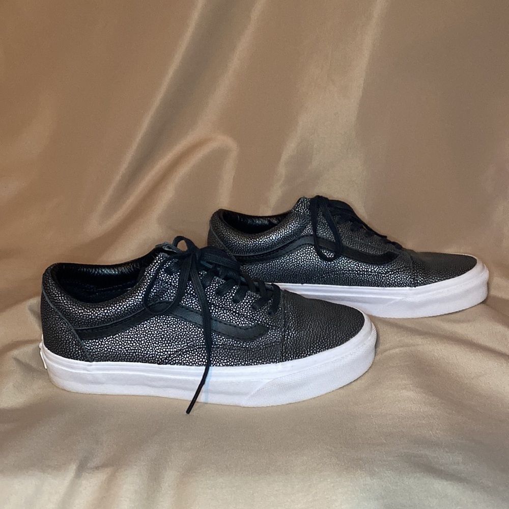 Vans Silver Metallic Men’s 4.5 Women’s 6 Sneakers